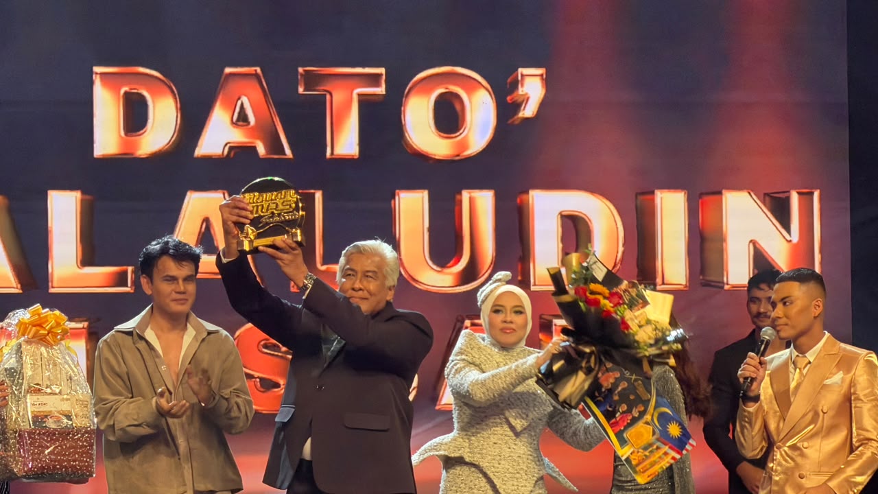 Bagaimana Legenda Vokal Berusia 72 Tahun Menang Pertandingan Nyanyian Beskala Besar
