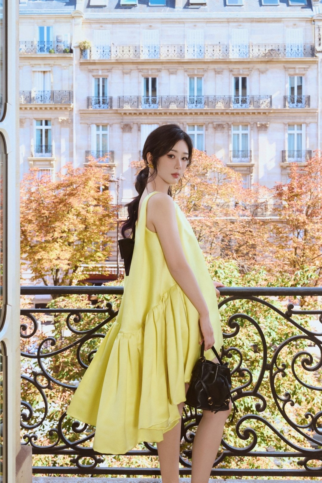 Dương Tử, Nhiệt Ba và “đại chiến” phong cách tại Paris Fashion Week