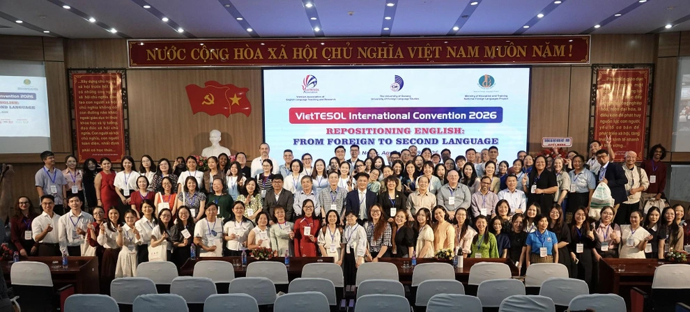 Đưa tiếng Anh thành ngôn ngữ thứ hai: chiến lược và lực cản