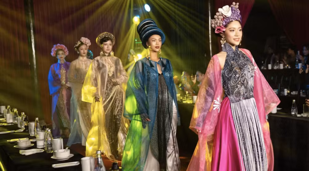 Lãnh Mỹ A Show: Khi di sản phương Nam bước lên sàn diễn