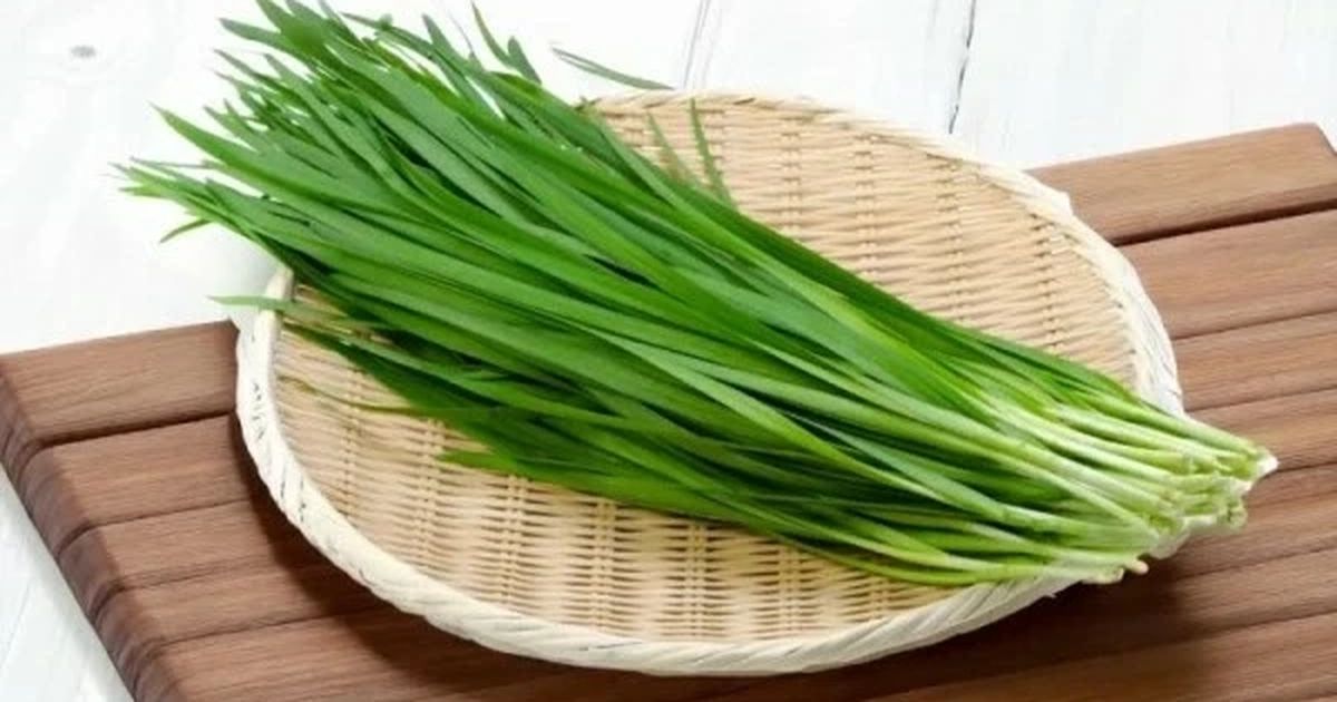 Lá hẹ và mùi tây: Rau gia vị giá rẻ nhưng nhiều dinh dưỡng