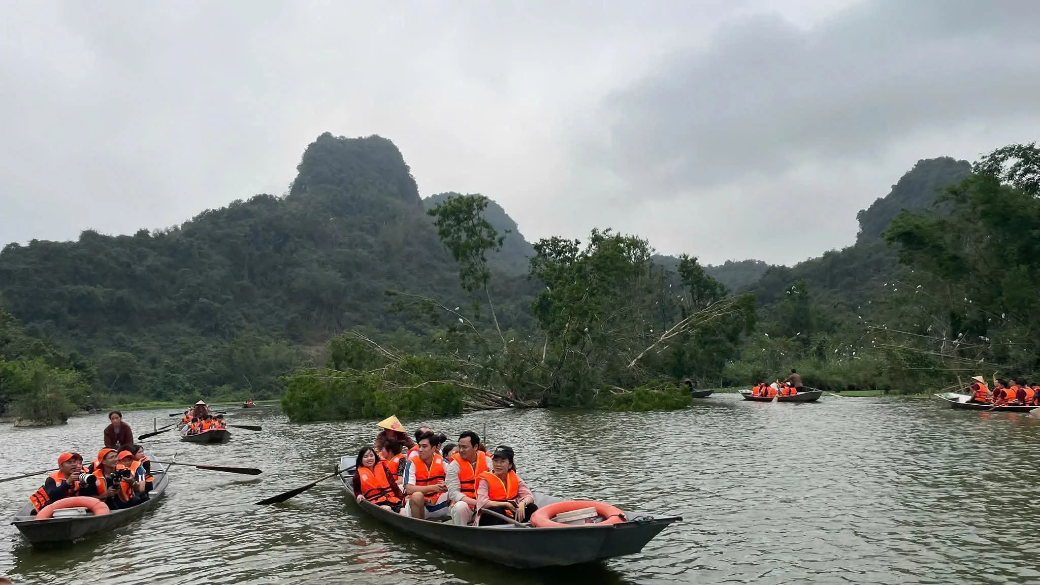 Hoạt động trải nghiệm học sinh: đi học hay đi chơi?
