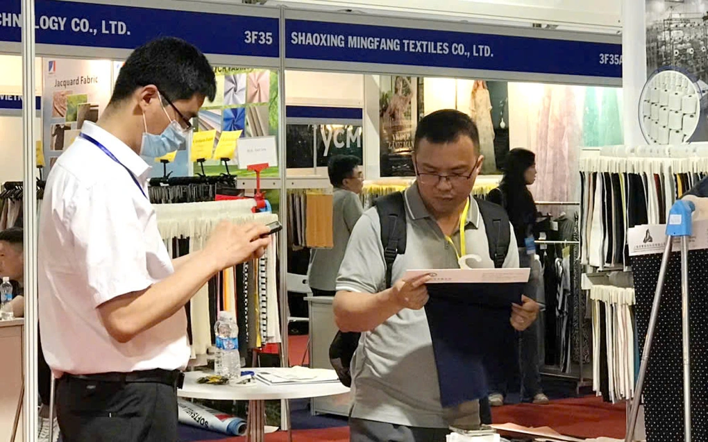 Dệt may Việt Nam vượt Trung Quốc tại Mỹ: cơ hội và rủi ro chuỗi cung ứng