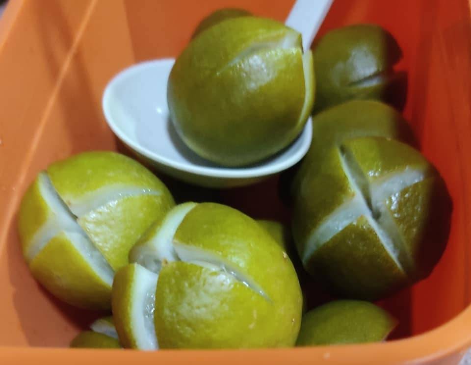 Madu Limau Kasturi dengan Halia: Stok Rumah Untuk Tekak Sihat