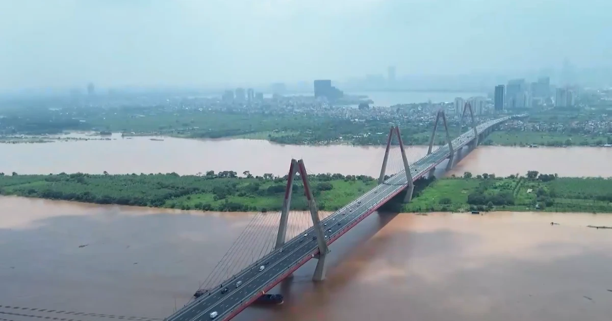 Cầu Nhật Tân giảm tốc độ, siết khoảng cách: giải pháp đúng nhưng chưa đủ