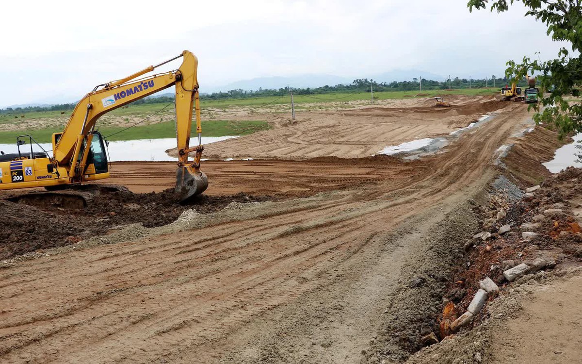 Giải ngân vốn đầu tư công chậm: Điểm nghẽn và bài toán trách nhiệm