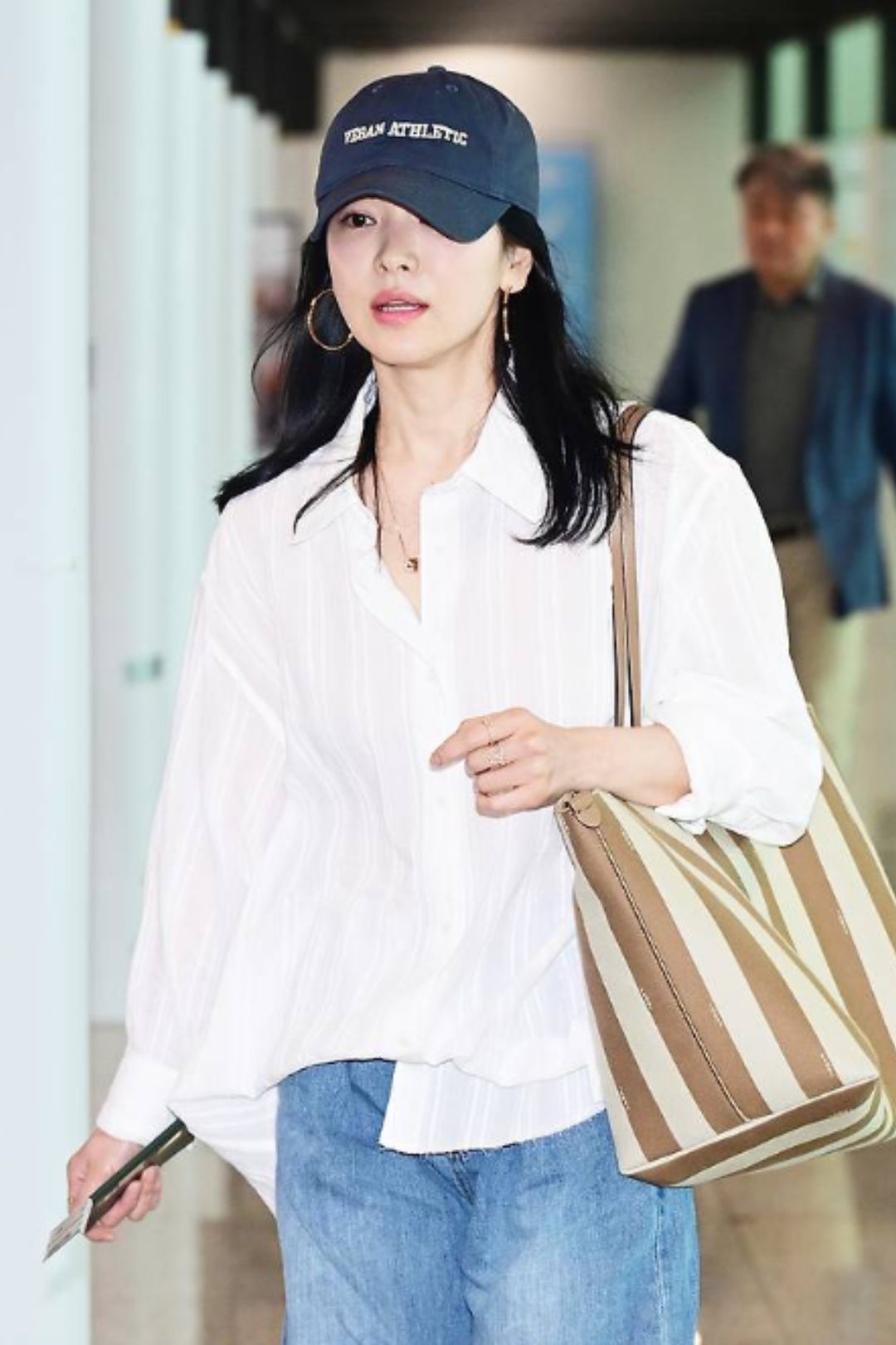 Cách Phối Trang Sức Thanh Nhã Như Song Hye Kyo