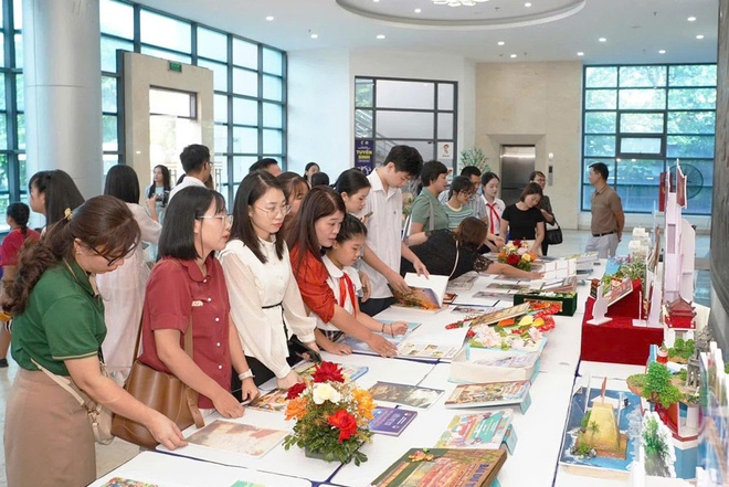 Các hoạt động văn hóa đọc trong trường học: Từ hội thi sách đến không gian thư viện sáng tạo