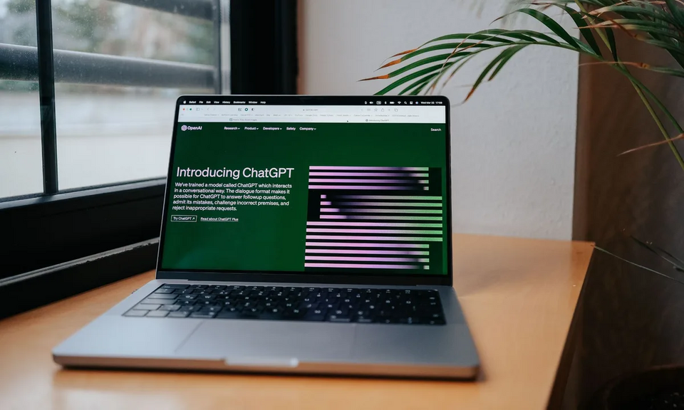 ChatGPT giả mạo lừa người dùng tải mã độc: Cách nhận biết và bảo vệ laptop