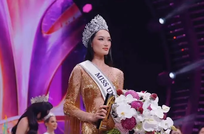 Phong Cách Đời Thường Của Tân Hoa Hậu: Mặc Đẹp Không Cần Cố