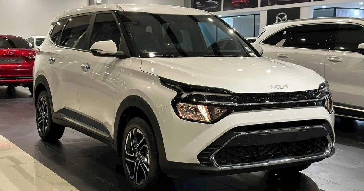 Kia Carens giảm giá dưới 600 triệu: So kè Xpander và Stargazer