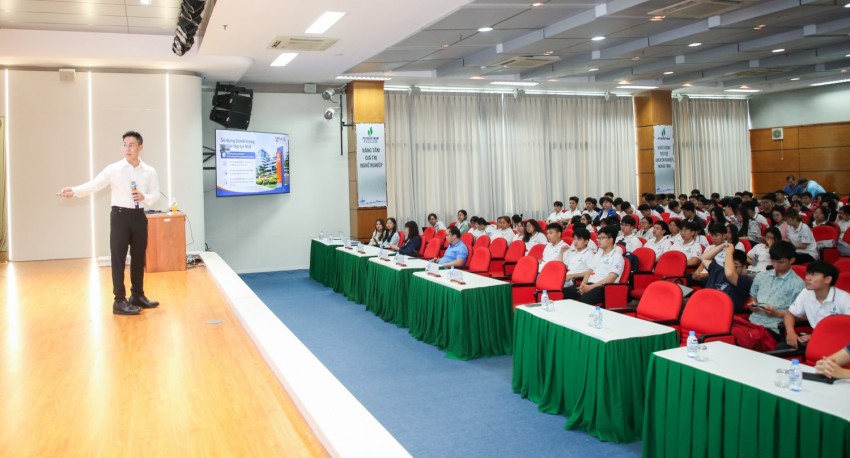 Tập huấn AI cho giáo viên và cán bộ giáo dục: Từ kỹ năng cơ bản đến ứng dụng trong lớp học
