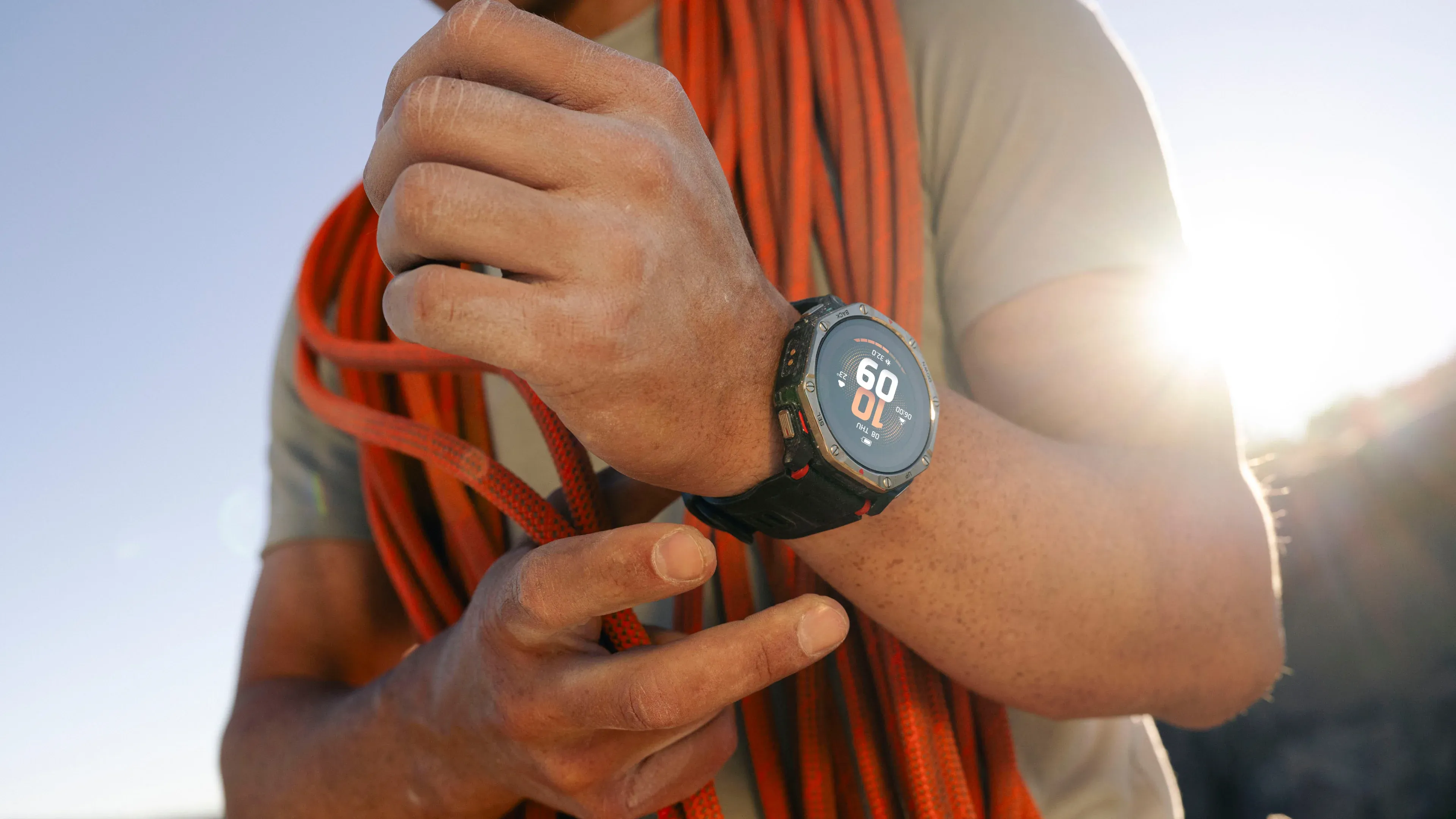 Amazfit T-Rex Dual Solar và tương lai smartwatch sạc năng lượng mặt trời