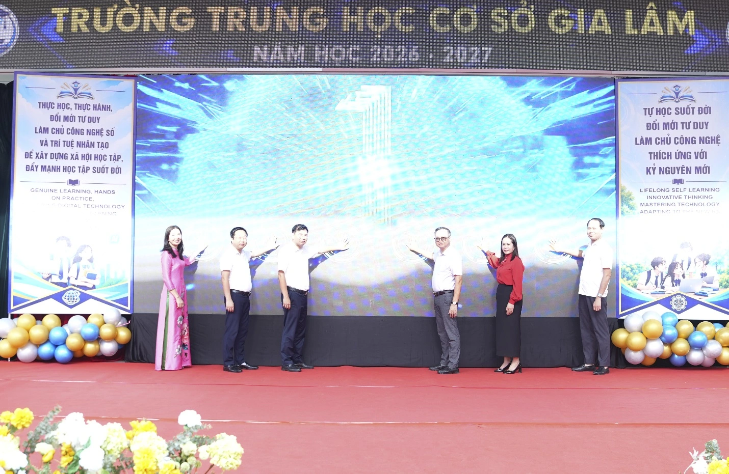 Từ lớp học số Google đến trường học số: Hà Nội đang thay đổi cách dạy và học