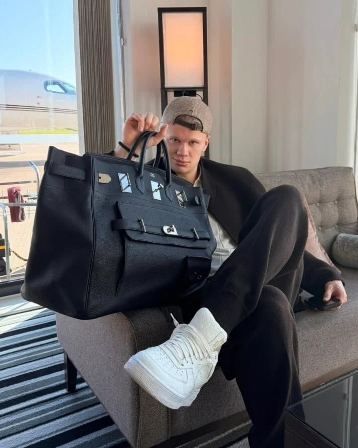 Từ đồng hồ hiếm đến túi Hermès: cuộc chơi biểu tượng địa vị mới của đàn ông