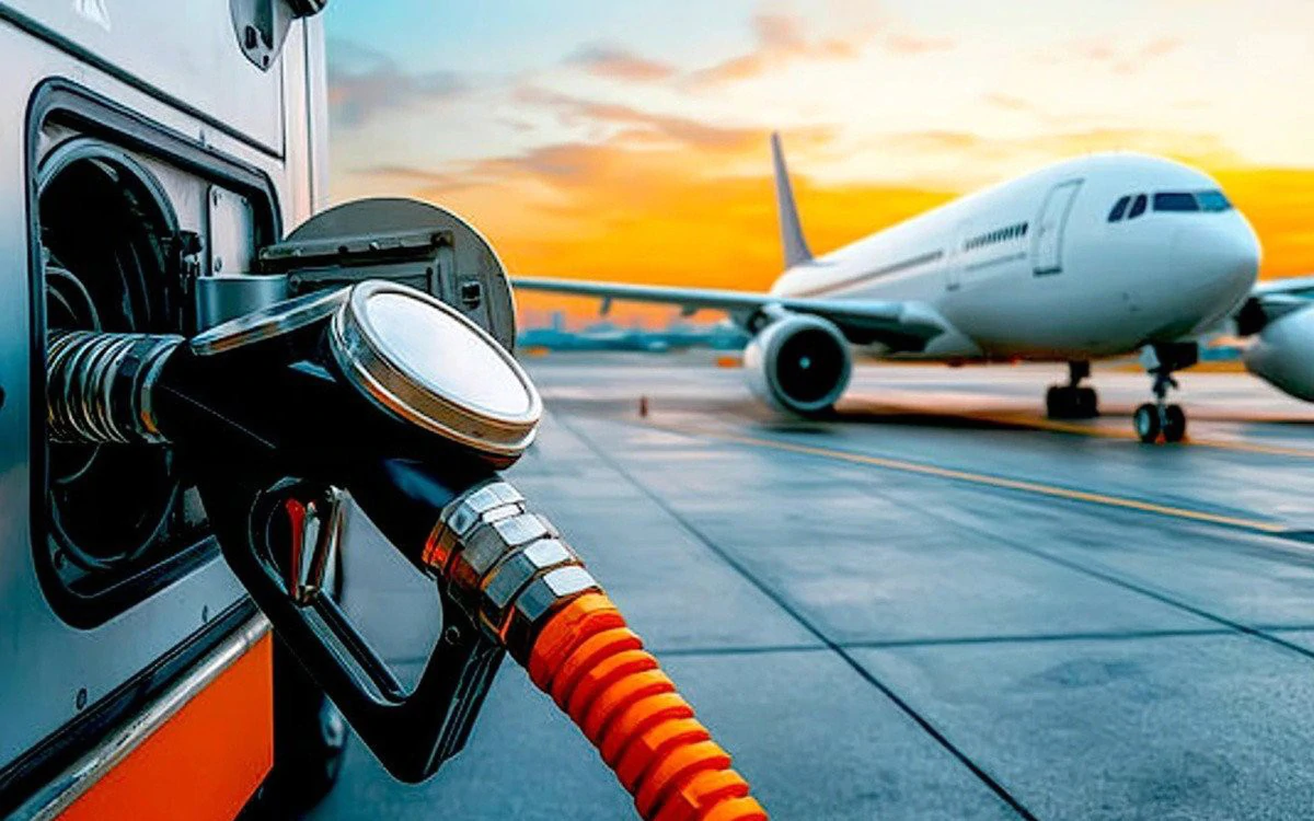 Ưu đãi thuế xăng dầu kéo dài: bình ổn giá hay đánh cược ngân sách?