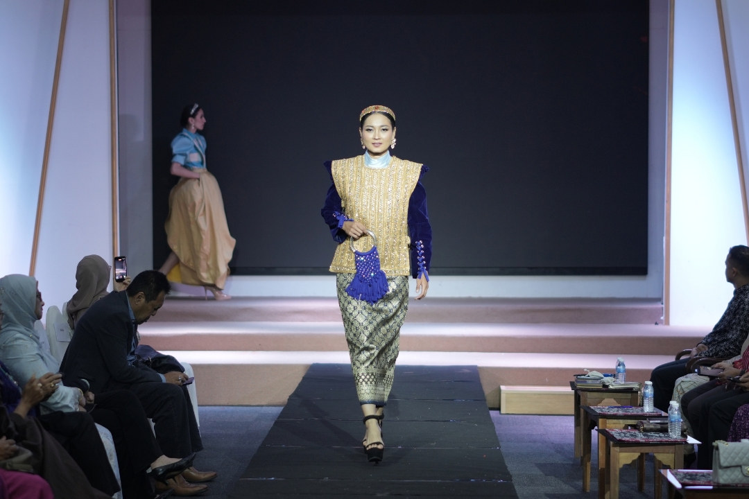 Daripada Side Hustle Kreatif Kepada Bisnes Fesyen Sepenuh Masa