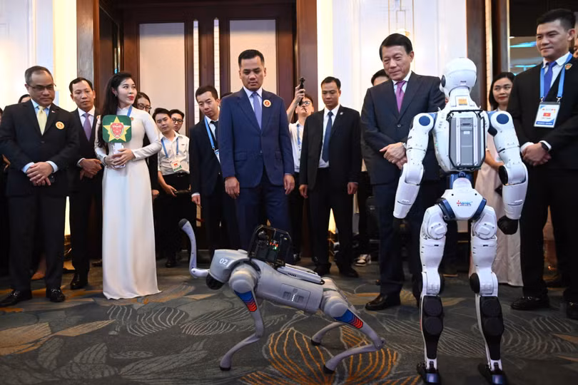 Robot AI xuống phường: Từ kiosk tra cứu đến đại sứ số 24/7