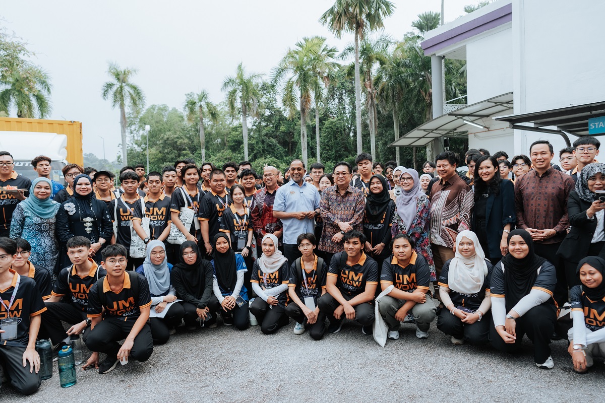 Platform Pengekodan AI Lokal Buka Laluan Talenta Universiti