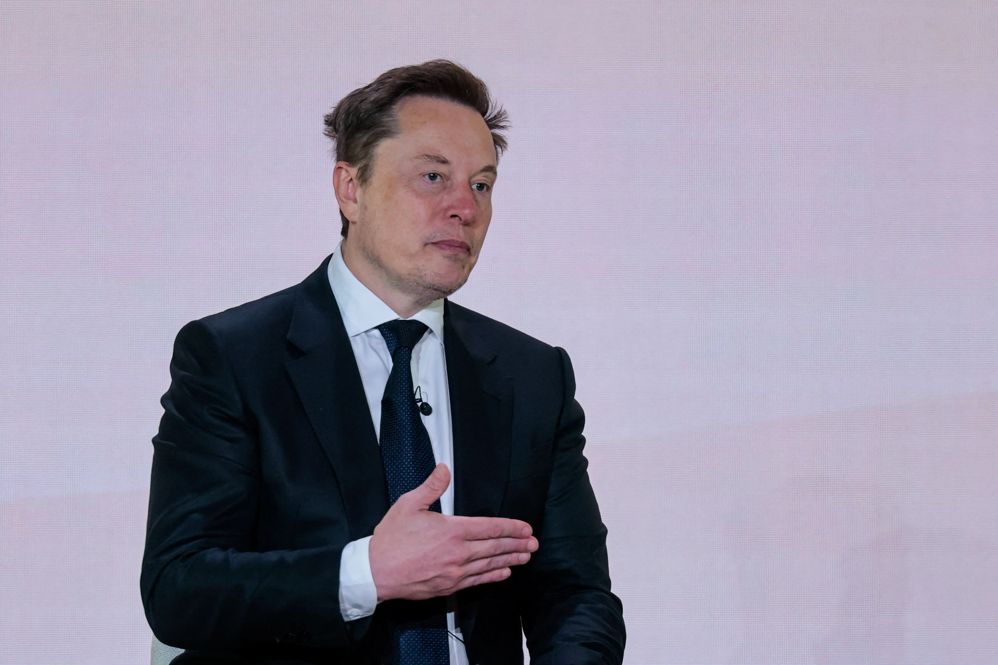Elon Musk và cuộc tái thiết quân sự tương lai của Lầu Năm Góc