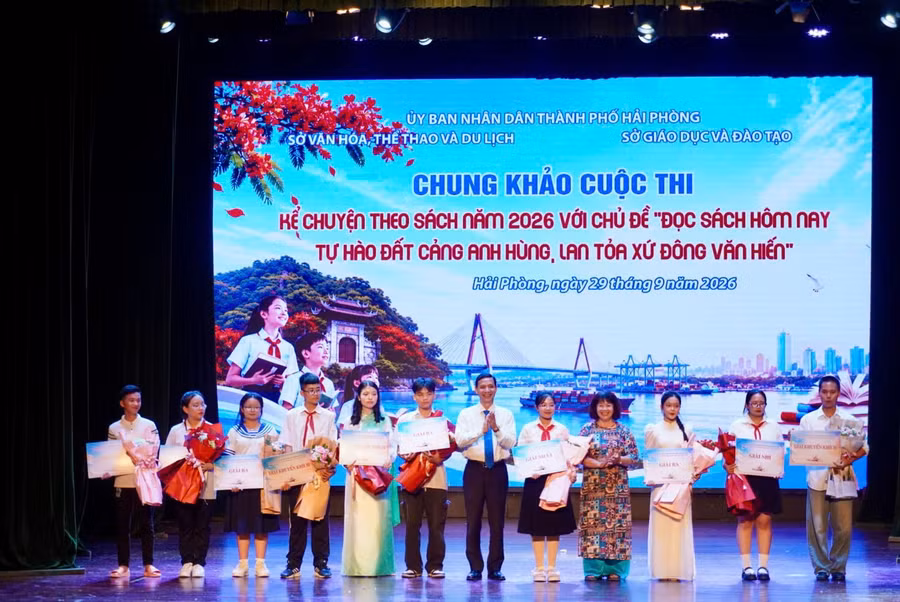 Cuộc thi kể chuyện theo sách: Khi lịch sử quê hương bước xuống sân khấu