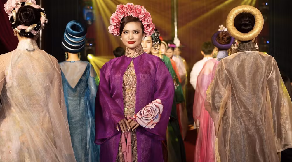 Lãnh Mỹ A Show: Khi di sản phương Nam bước lên sàn diễn