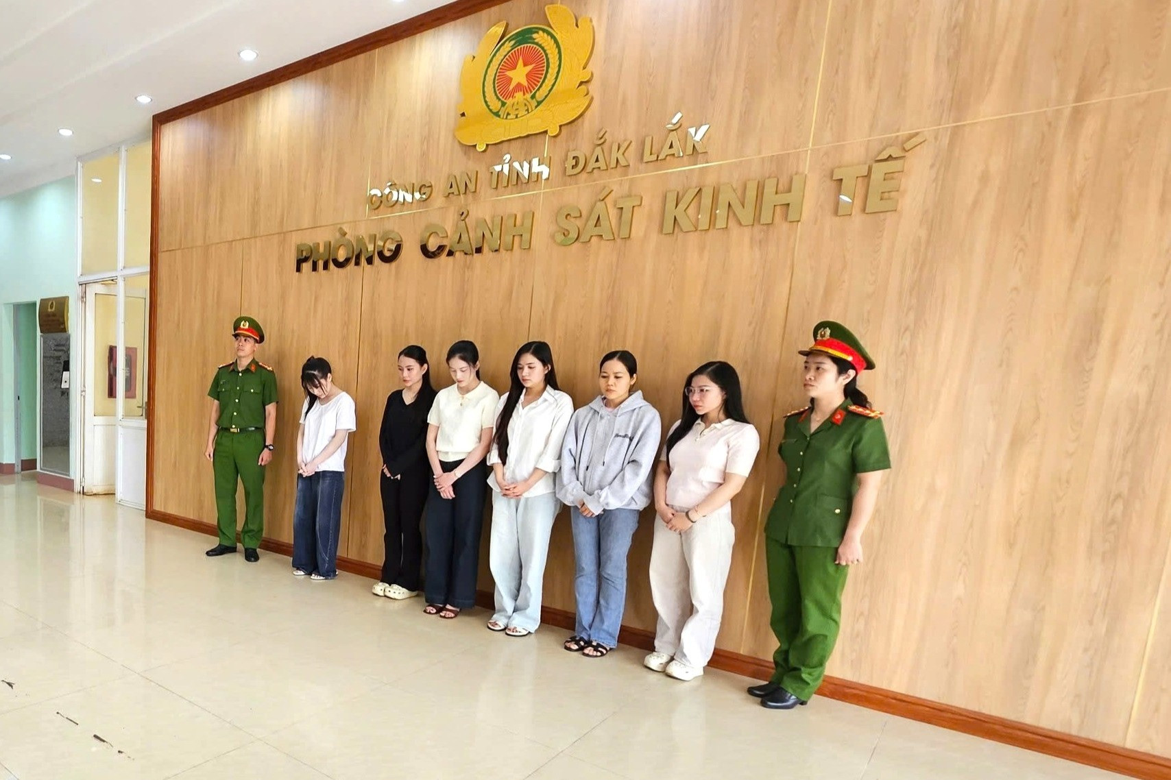 15 giả bác sĩ bị khởi tố: Cách nhận diện viện thẩm mỹ lừa đảo