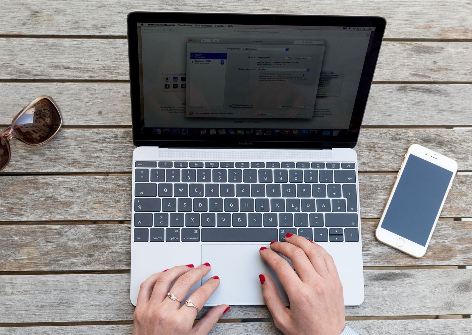 Laptop 2 trong 1 giá rẻ dưới 20 triệu: nên chọn Inspiron 3158 hay Founder 16 inch?