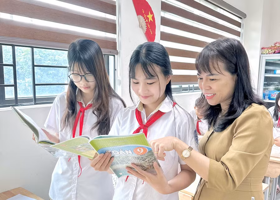 Thi vào lớp 10 chỉ còn môn Toán, Văn: giảm áp lực hay giảm công bằng?