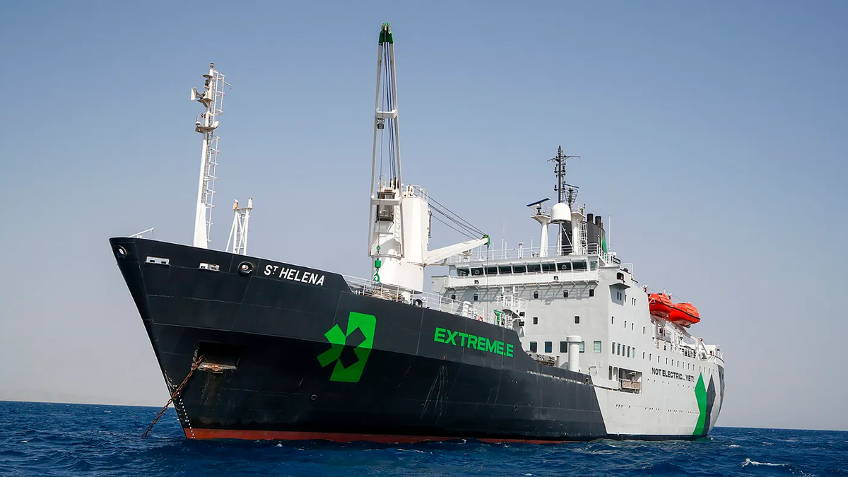 Tên lửa Iran trúng tàu Mỹ ở eo biển Hormuz: bí ẩn và cảnh báo