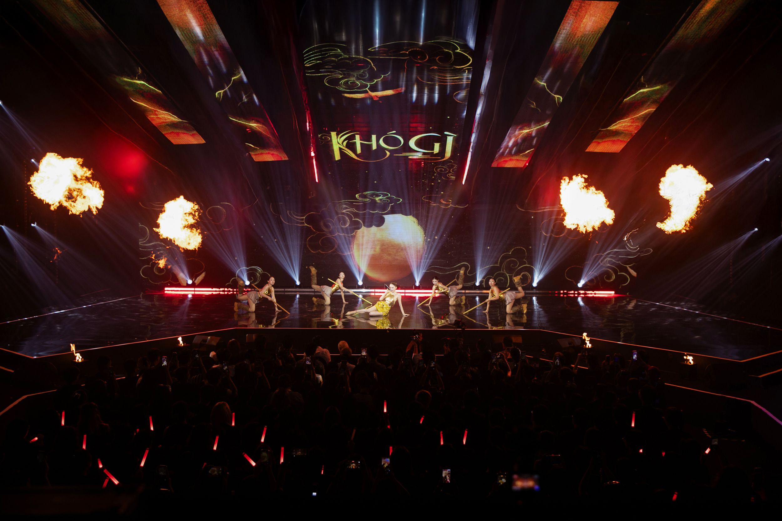 Tóc Tiên và ‘Em Tiên’: Bước nhảy dân gian điện tử đến Eurovision châu Á