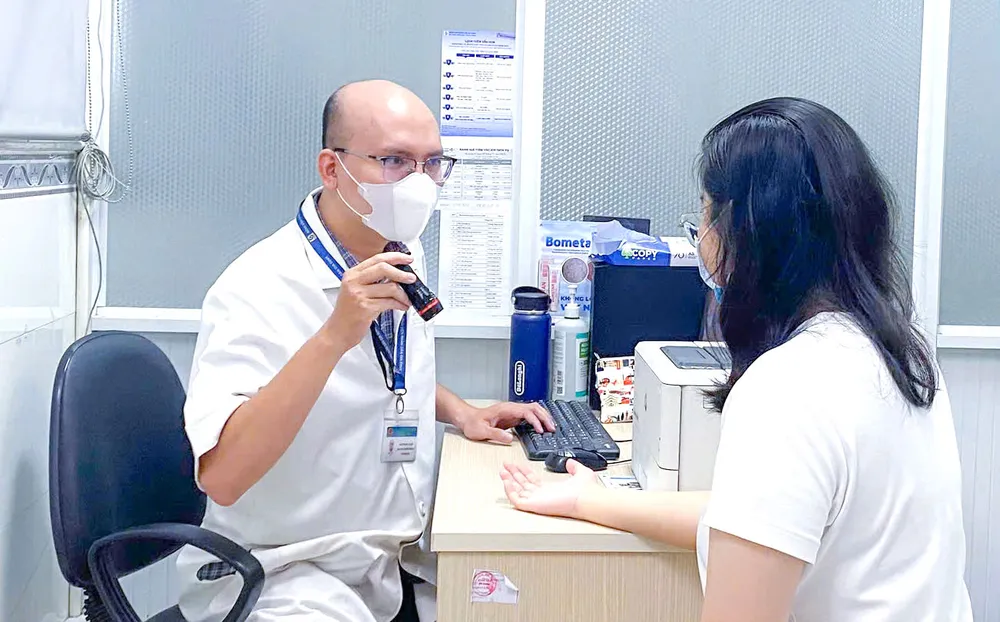 Mỹ phẩm DNA cá hồi: Khi làn da bị biến thành cuộc thử nghiệm marketing