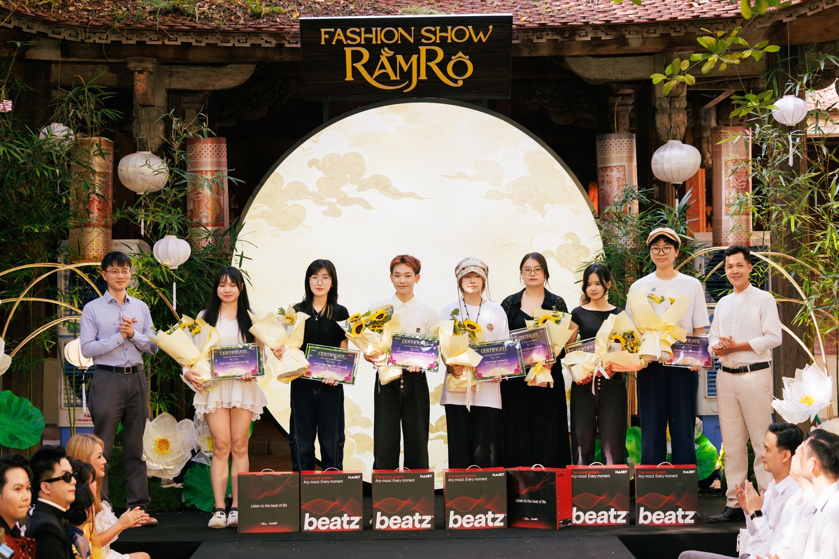 Fashion Show 'Rằm Rộ': Trung thu Việt lên sàn diễn phố cổ
