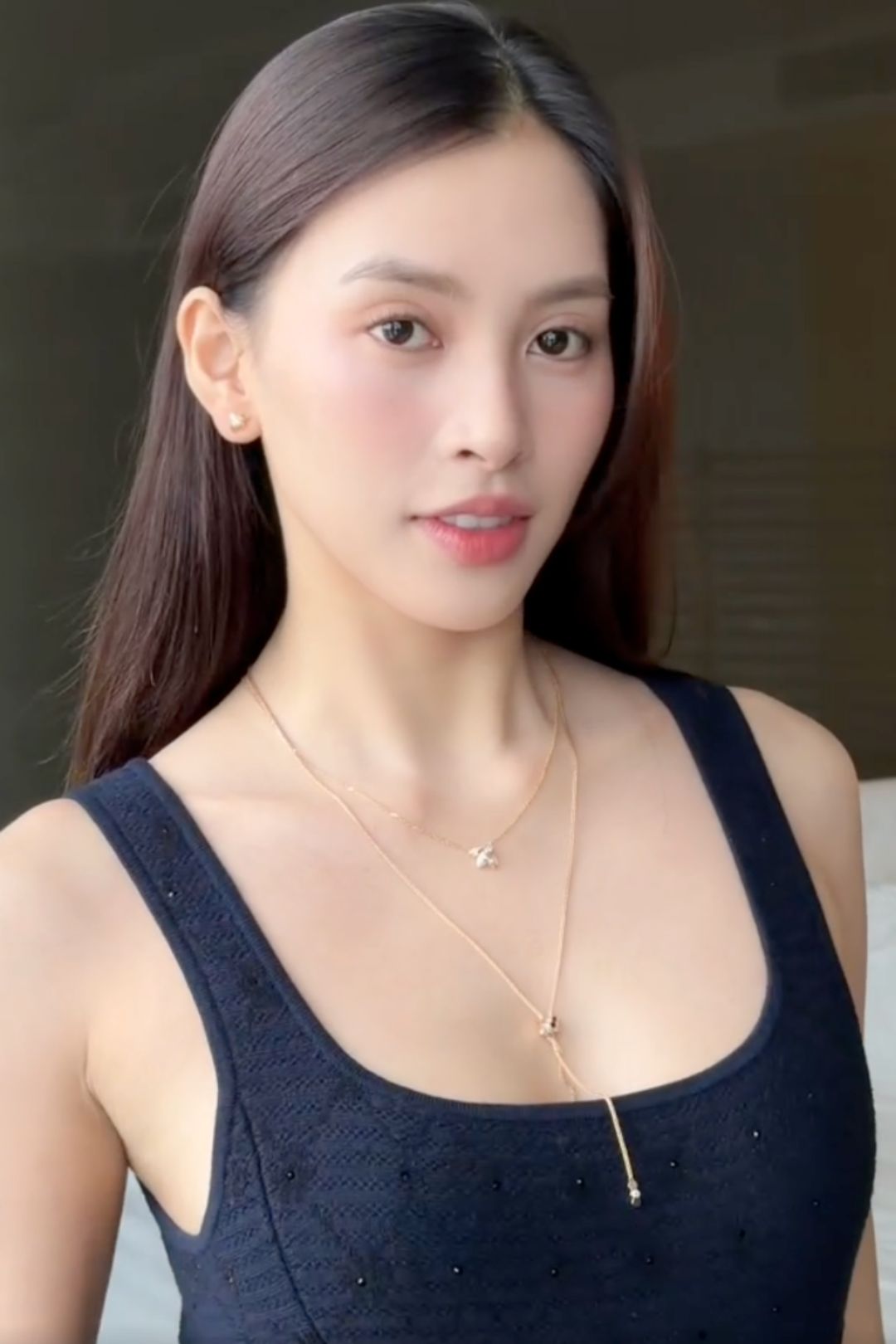 Cách Phối Trang Sức Thanh Nhã Như Song Hye Kyo