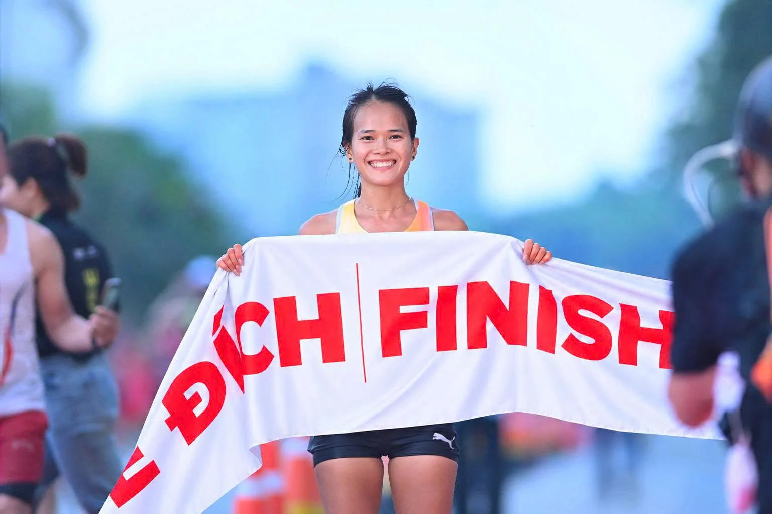 Nguyễn Thị Oanh vô địch bán marathon Hà Nội: cú nước rút trở lại sau ASIAD