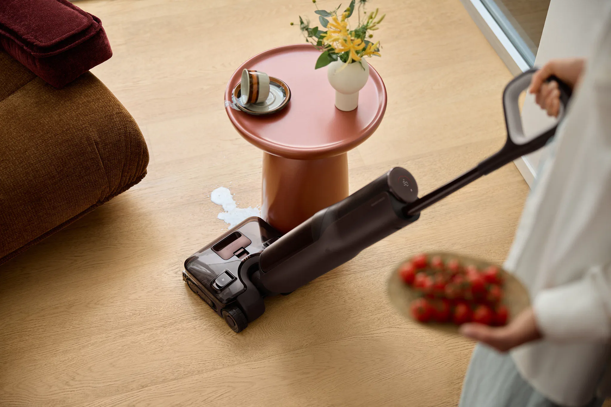 Robot lau dọn thế hệ mới: hút mạnh, hơi nước nóng và tự vệ sinh