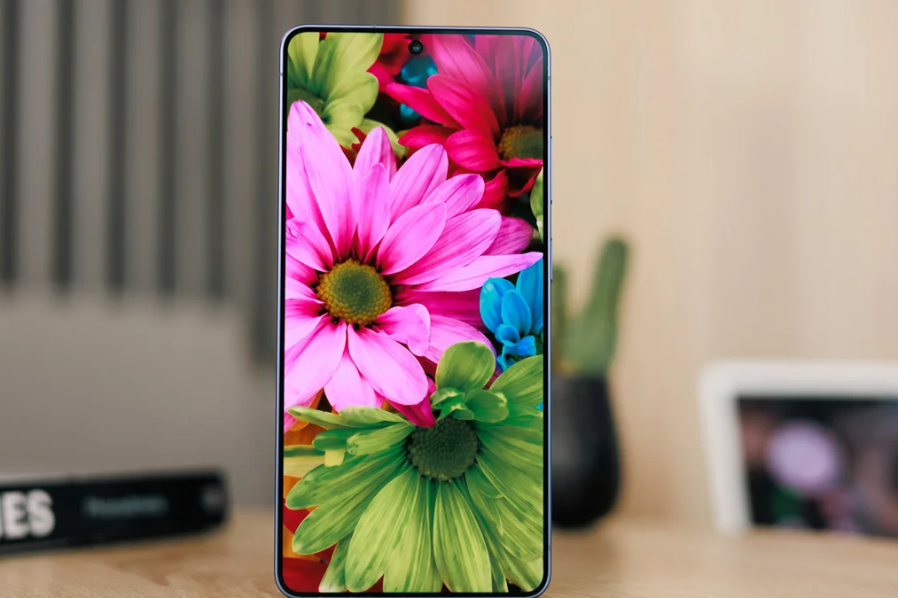 iPhone 18 Pro Max: Thiết kế tinh chỉnh và màn hình khó nhận ra trong tuần đầu