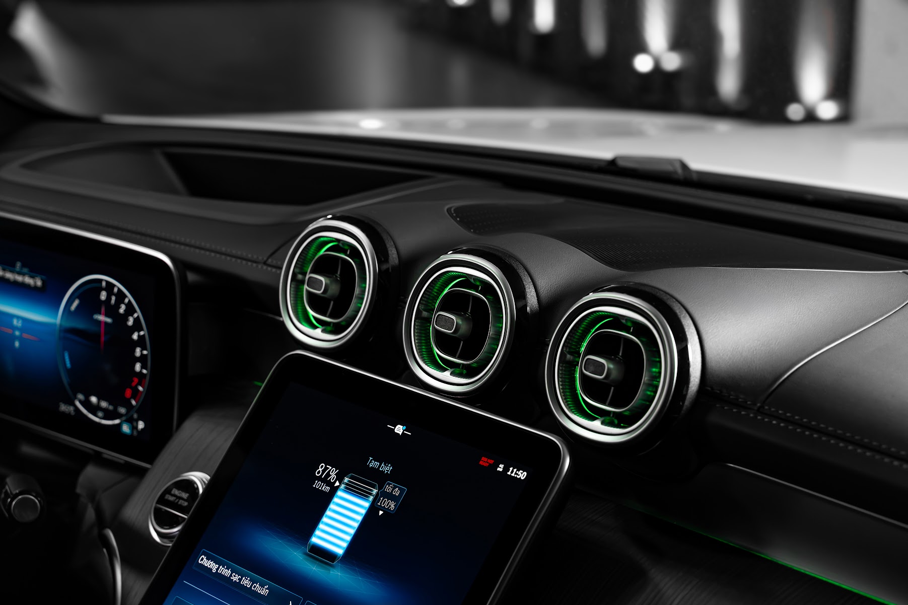 Mercedes-Benz GLC 350e 4MATIC: plug-in hybrid hạng sang có đáng xuống tiền?