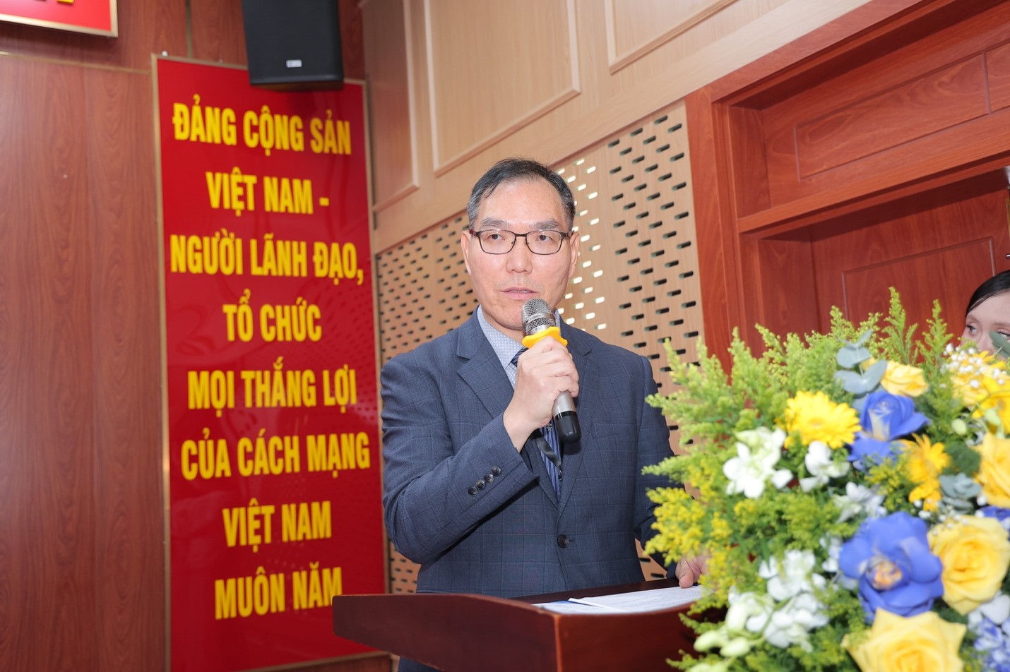 Bác sĩ thẩm mỹ Việt Nam học kỹ thuật tiên tiến từ chuyên gia Hàn Quốc tại K.A.T