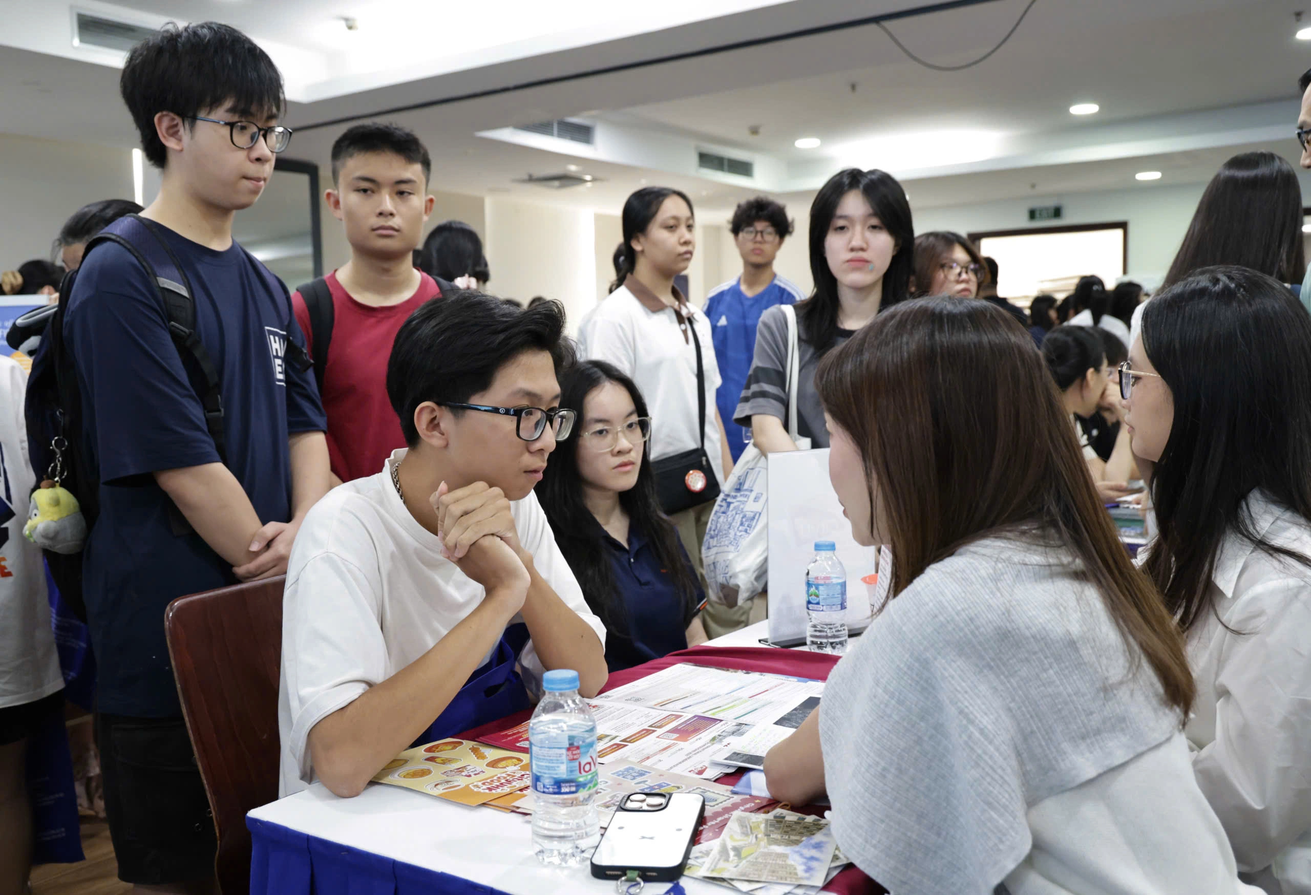 Phí OPT 70.000 USD Và Visa Khó Hơn: Du Học Sinh Việt Nam Đang Từ Bỏ Mỹ