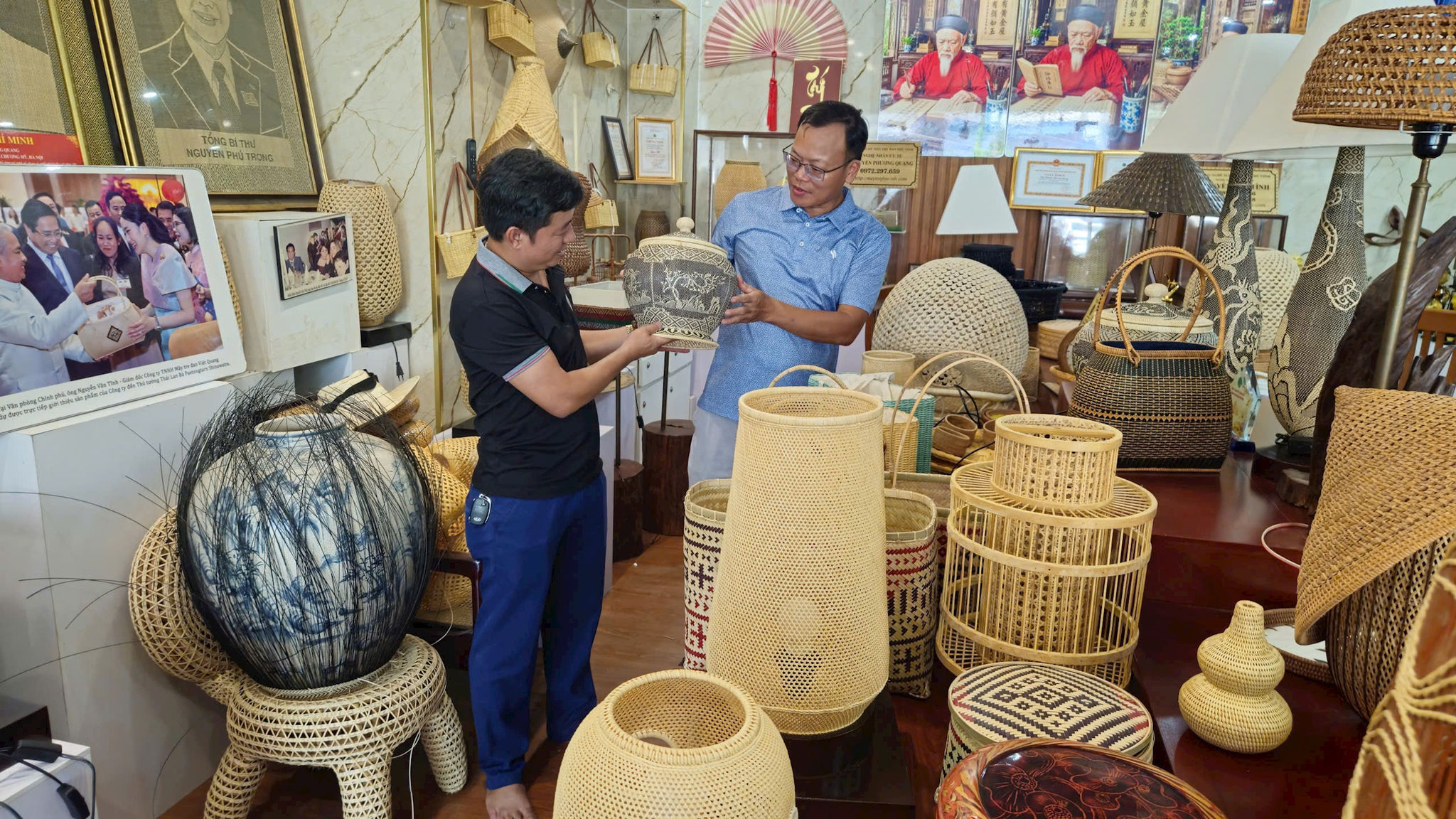Sản phẩm gỗ thủ công OCOP ở Hà Nội: Làng nghề bước vào phân khúc cao cấp