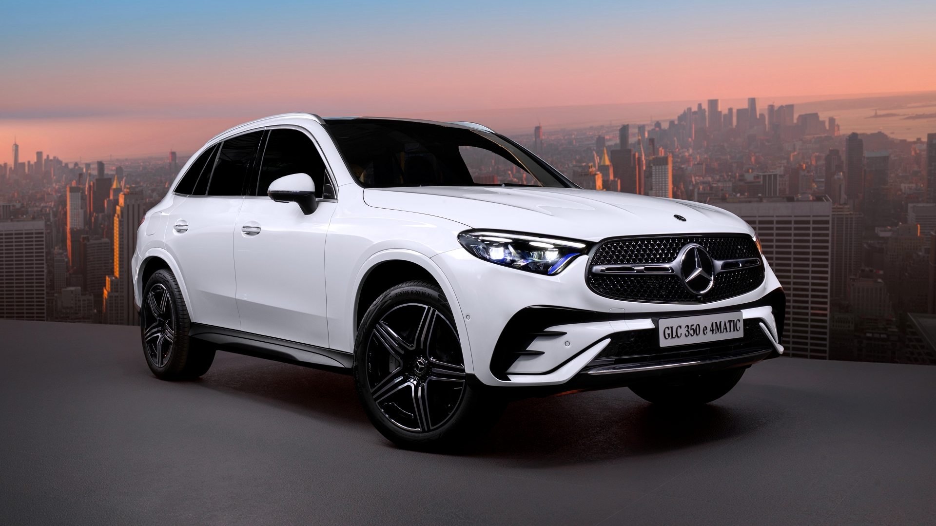 Mercedes GLC 350e PHEV: quân bài điện hóa trong cuộc đấu X3 và Q5