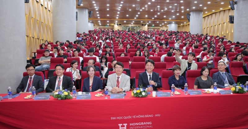 Bác sĩ thẩm mỹ Việt Nam học kỹ thuật tiên tiến từ chuyên gia Hàn Quốc tại K.A.T