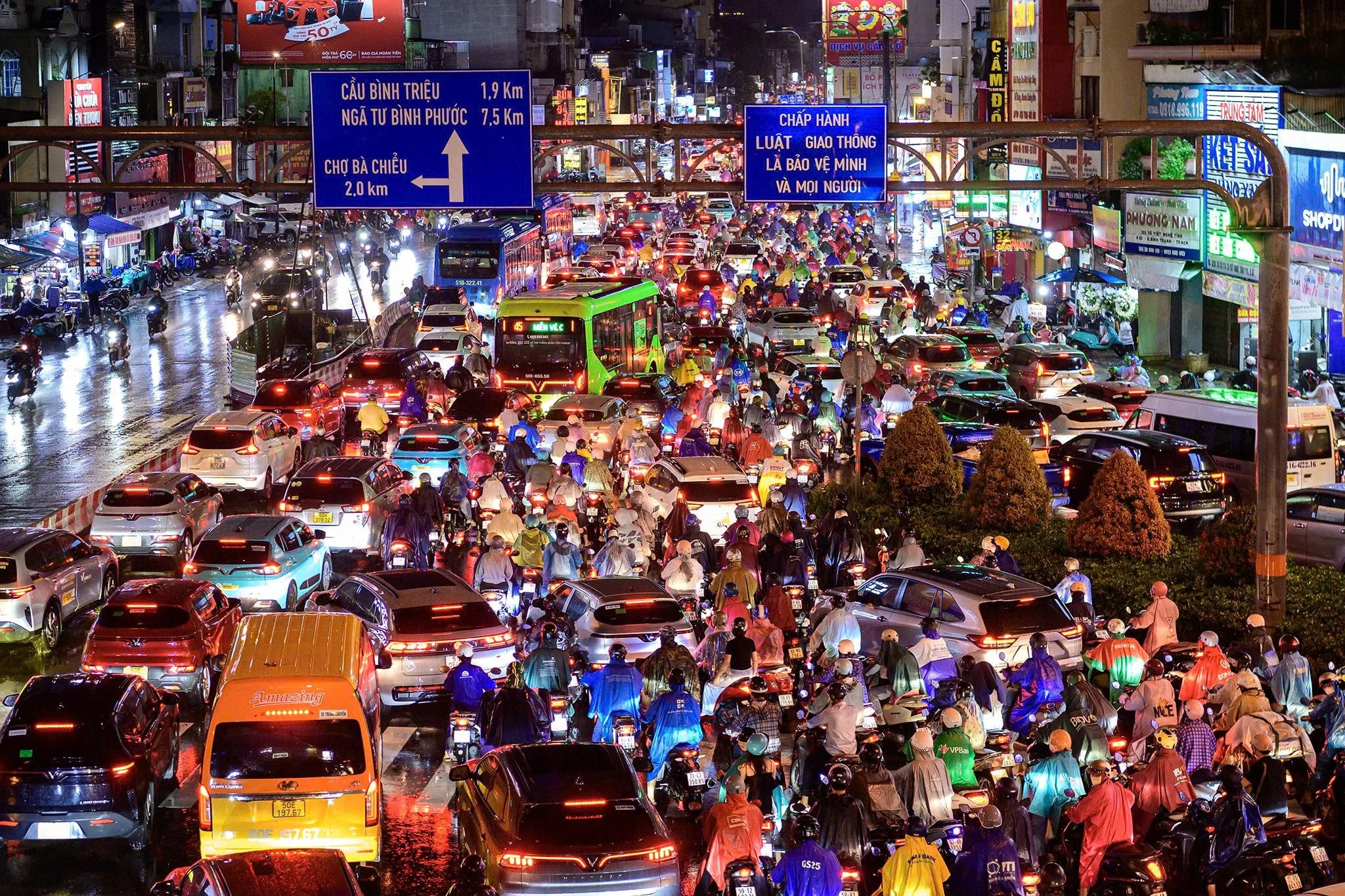 TP.HCM chi hơn 69.300 tỷ cho 54 dự án chống ngập: Cơ hội hay phép thử?