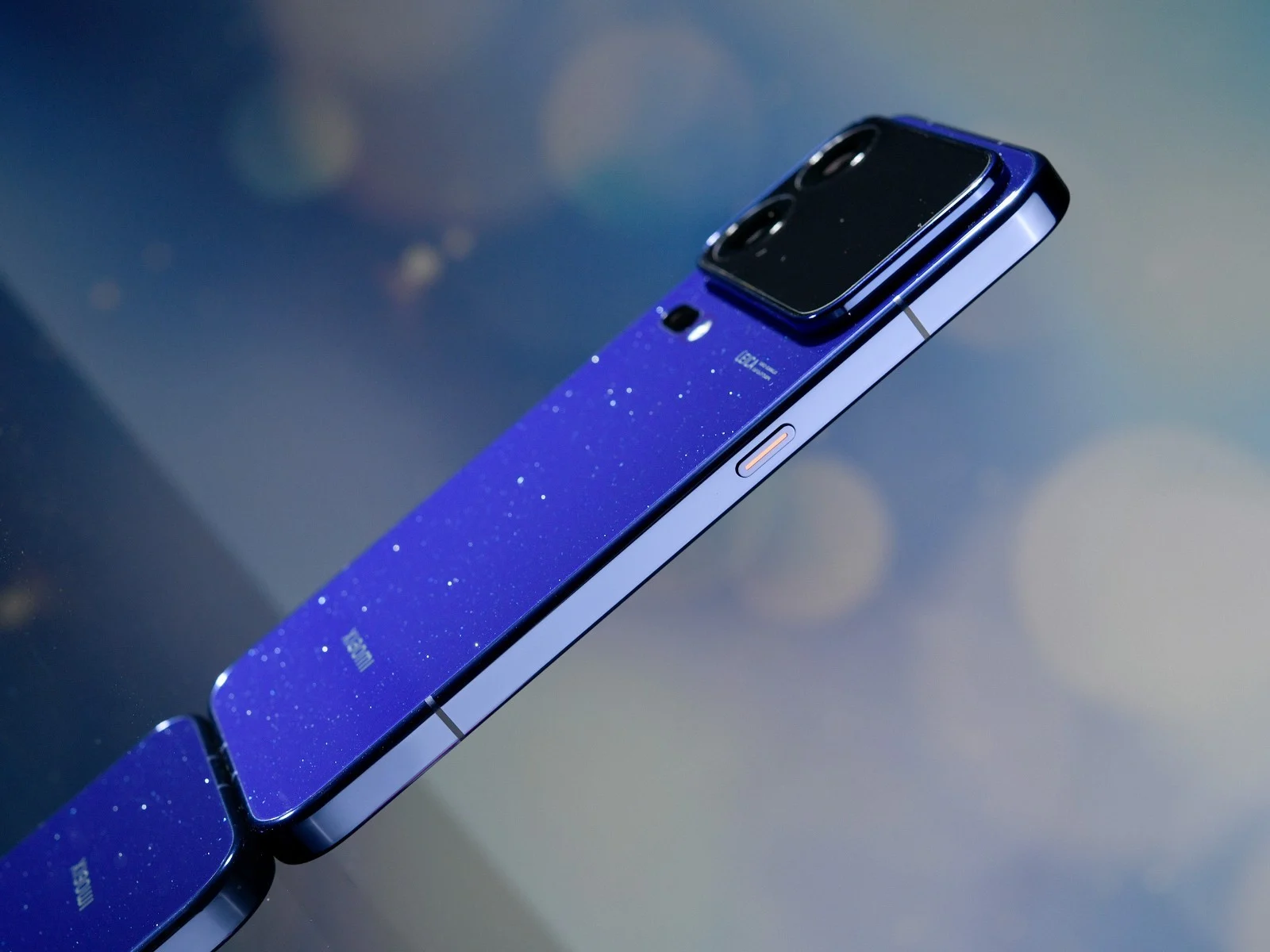 Xiaomi 18 Pro Max Galaxy Blue: khi đá sao trở thành ngôn ngữ thiết kế