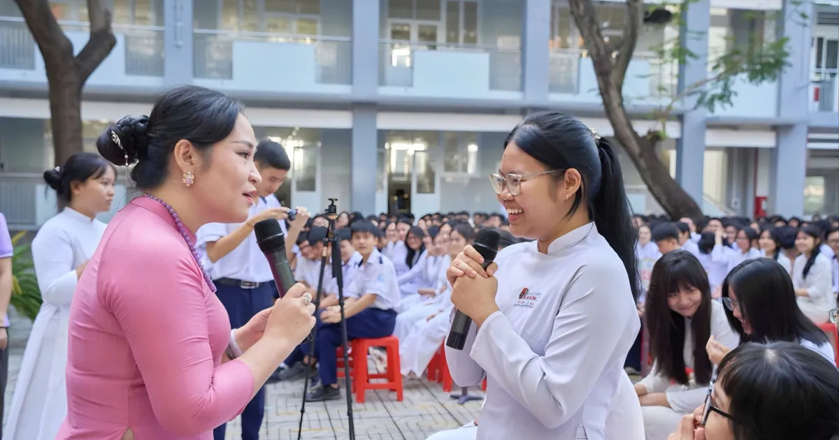 Giải mã cảm xúc tuổi chúng mình qua chương trình tư vấn học đường
