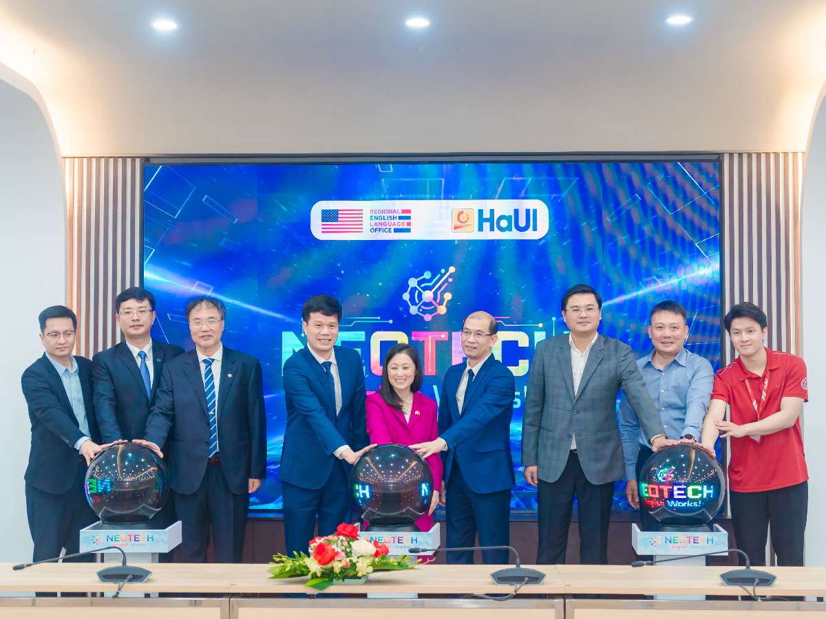 NeoTECH English Works: cú hích tiếng Anh cho sinh viên kỹ thuật
