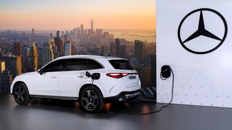 Mercedes GLC 350e PHEV: quân bài điện hóa trong cuộc đấu X3 và Q5