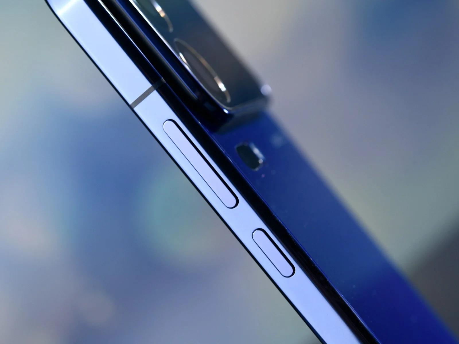Xiaomi 18 Pro Max Galaxy Blue: khi đá sao trở thành ngôn ngữ thiết kế