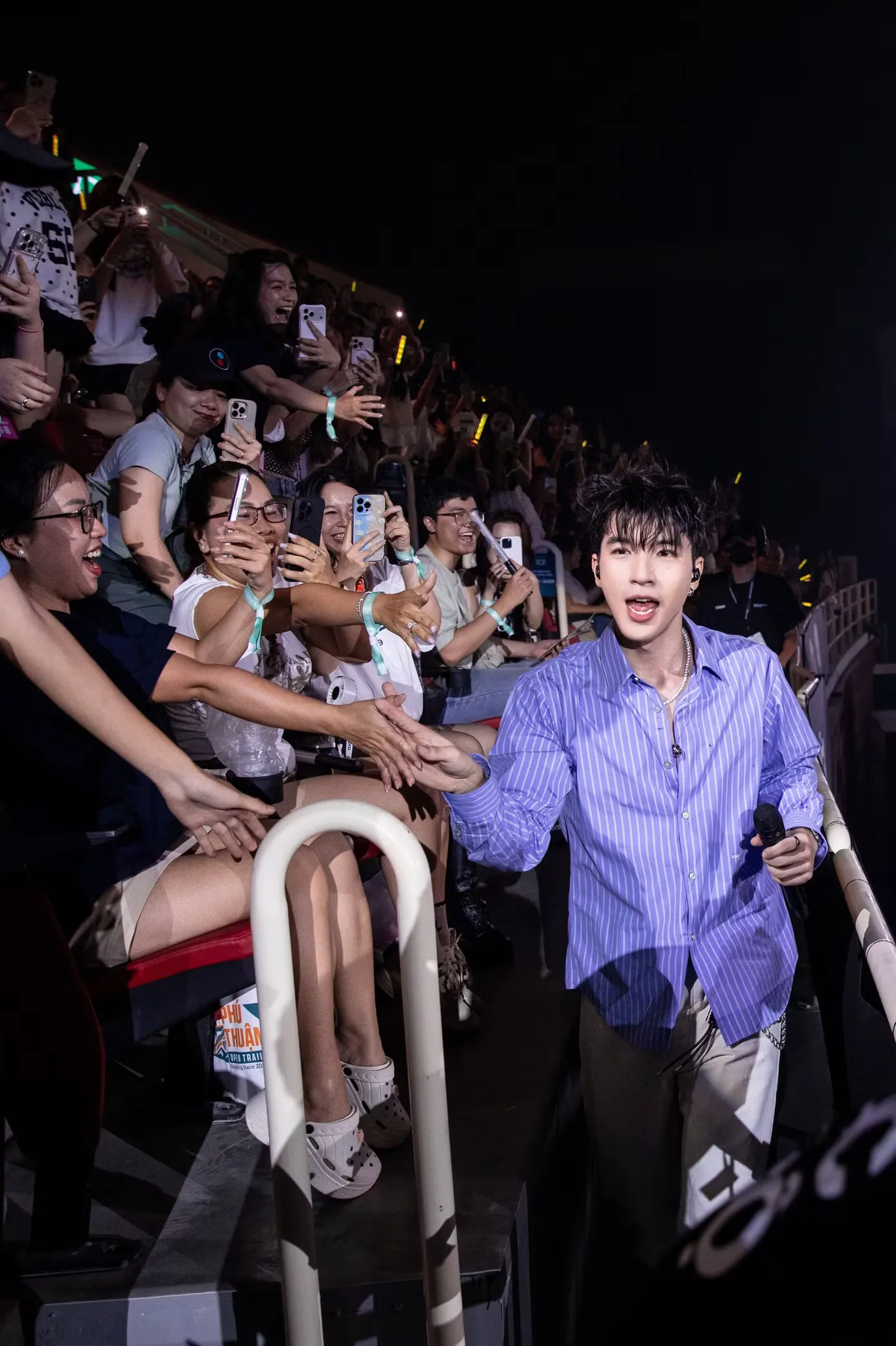Cuộc chiến săn vé concert nóng bỏng: từ HIEUTHUHAI đến BIGBANG